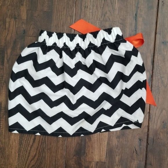 Girls FALL PUMPKIN PATCH HALLOWEEN SKIRT - Picture 3 of 3